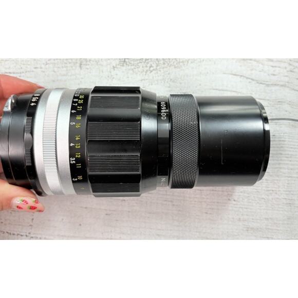 Nikon F Eye Level Silver 35mm SLR Film Camera Japan with Accessories UNTESTED - Picture 6 of 16